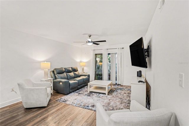 9802 LOMBARD COURT 102, Tampa, FL 33618