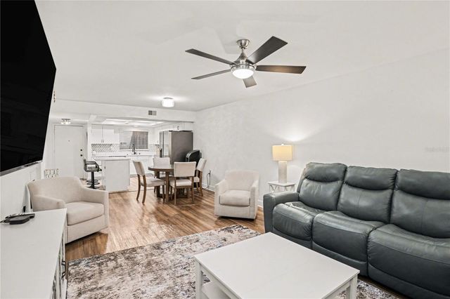 9802 LOMBARD COURT 102, Tampa, FL 33618