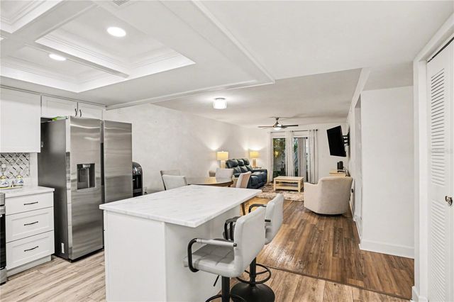 9802 LOMBARD COURT 102, Tampa, FL 33618