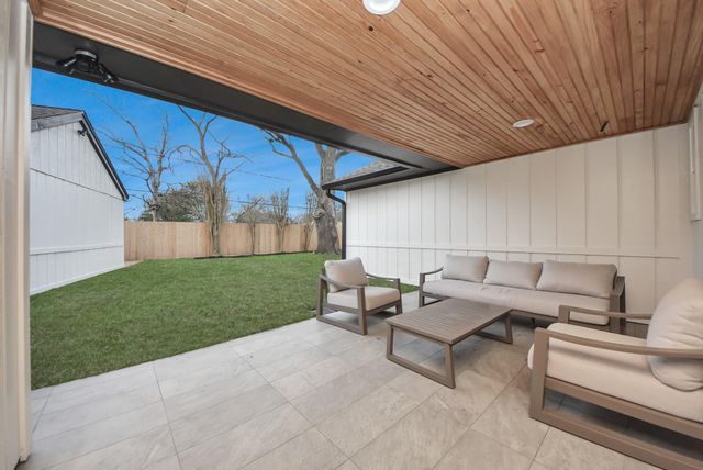 2302 Parana Drive, Houston, TX 77080