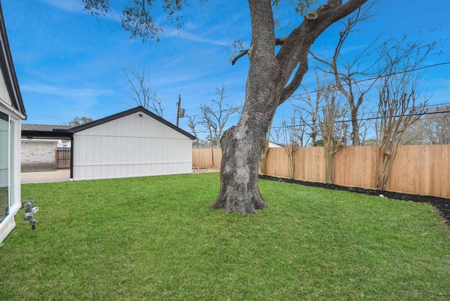 2302 Parana Drive, Houston, TX 77080