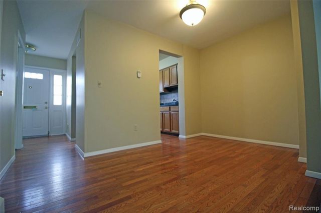5828 Northfield Parkway, Troy, MI 48098