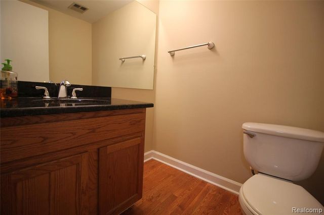 5828 Northfield Parkway, Troy, MI 48098