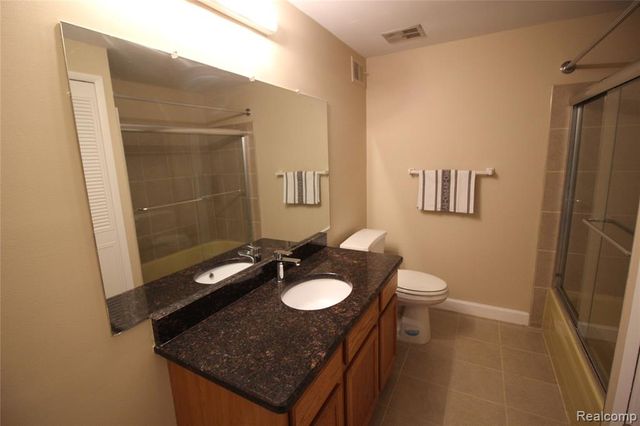 5828 Northfield Parkway, Troy, MI 48098