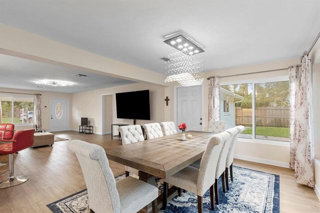 2861 SW 9th Street, Boynton Beach, FL 33435