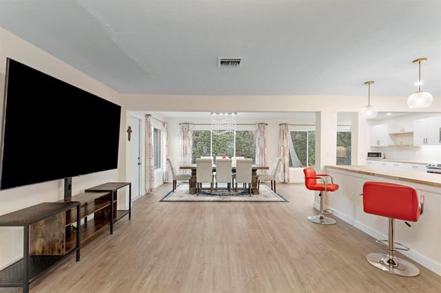 2861 SW 9th Street, Boynton Beach, FL 33435