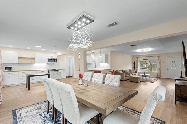 2861 SW 9th Street, Boynton Beach, FL 33435
