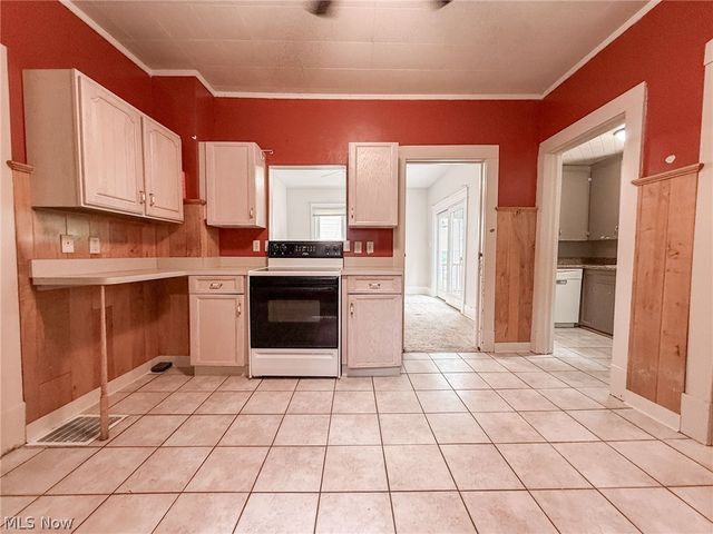 168 Poland Avenue, Struthers, OH 44471