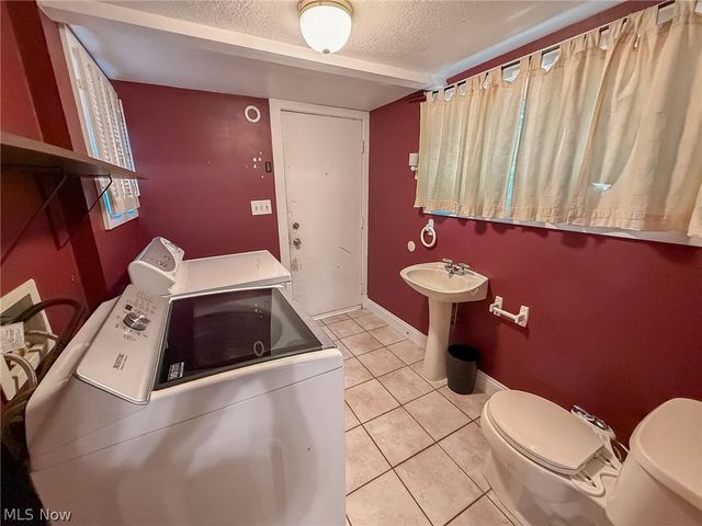 168 Poland Avenue, Struthers, OH 44471