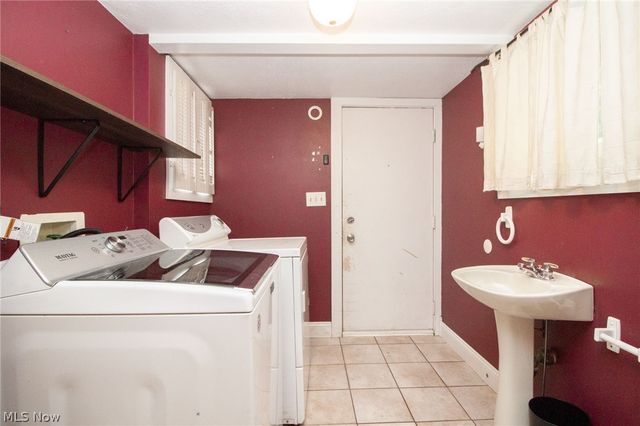 168 Poland Avenue, Struthers, OH 44471