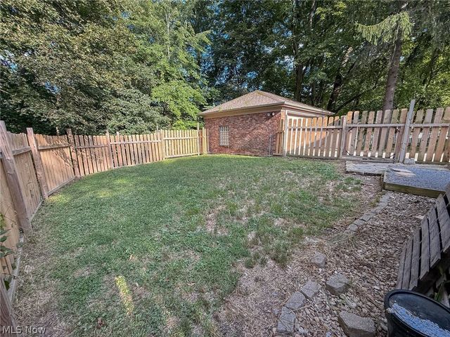 168 Poland Avenue, Struthers, OH 44471