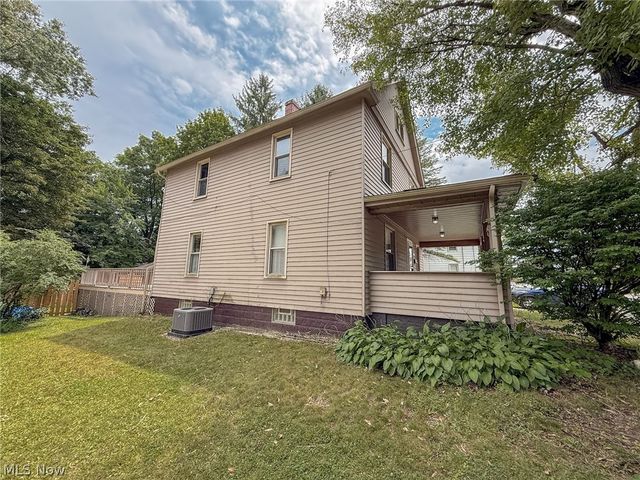 168 Poland Avenue, Struthers, OH 44471