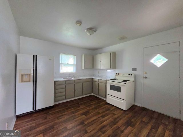 104 Delaware Avenue, Warner Robins, GA 31093