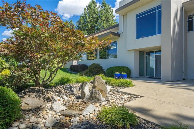3223 S HIGH Dr, Spokane, WA 99203