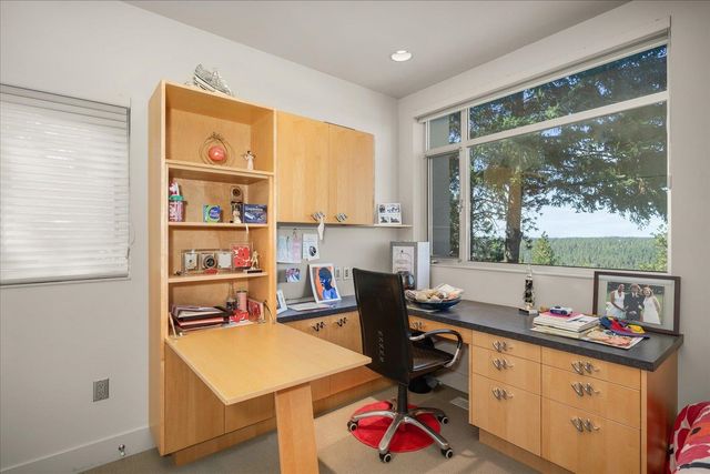 3223 S HIGH Dr, Spokane, WA 99203