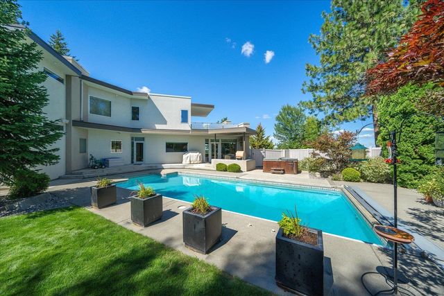 3223 S HIGH Dr, Spokane, WA 99203