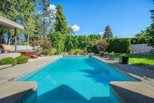 3223 S HIGH Dr, Spokane, WA 99203