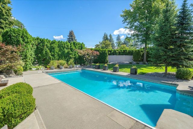 3223 S HIGH Dr, Spokane, WA 99203