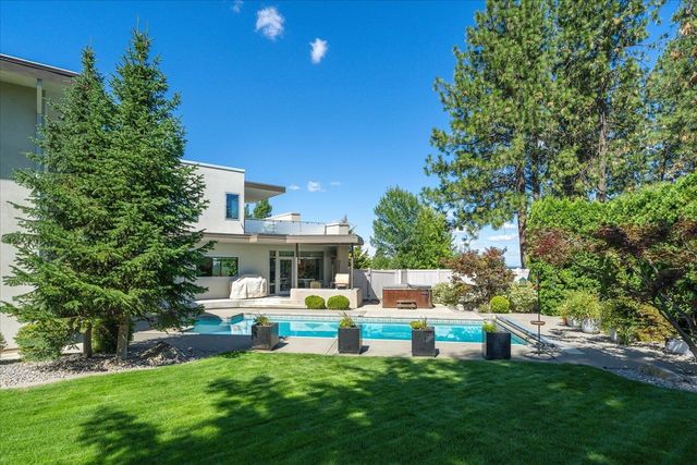 3223 S HIGH Dr, Spokane, WA 99203