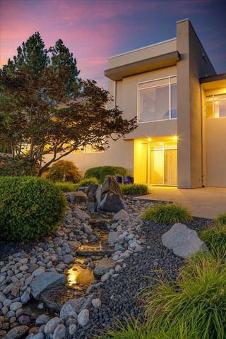 3223 S HIGH Dr, Spokane, WA 99203