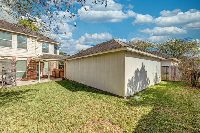 2618 Pinebend Drive, Pearland, TX 77584
