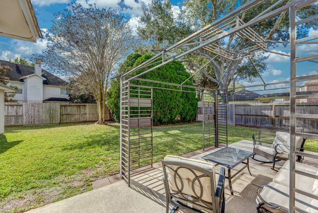 2618 Pinebend Drive, Pearland, TX 77584