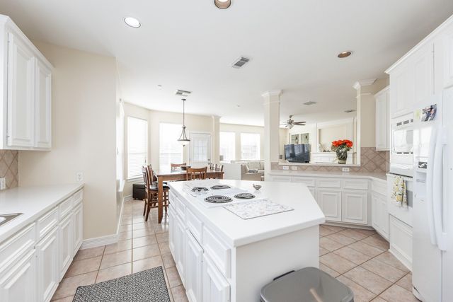 2618 Pinebend Drive, Pearland, TX 77584