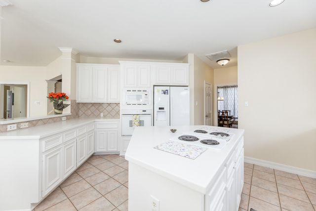 2618 Pinebend Drive, Pearland, TX 77584