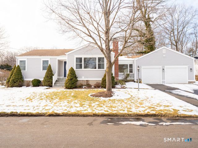 15 Ridgebrook Drive, Bridgeport, CT 06606