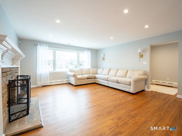 15 Ridgebrook Drive, Bridgeport, CT 06606