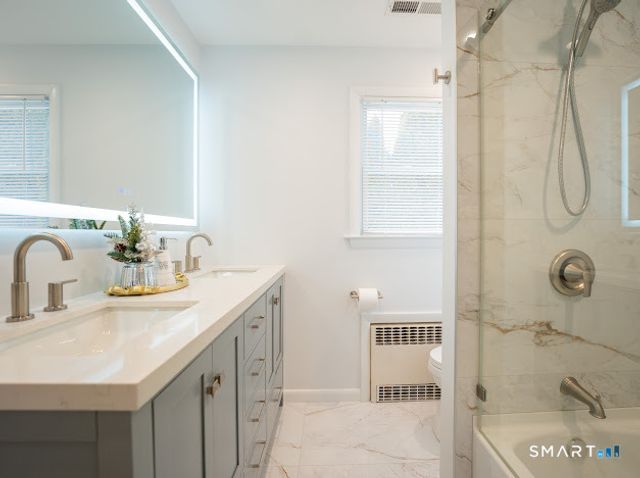 15 Ridgebrook Drive, Bridgeport, CT 06606