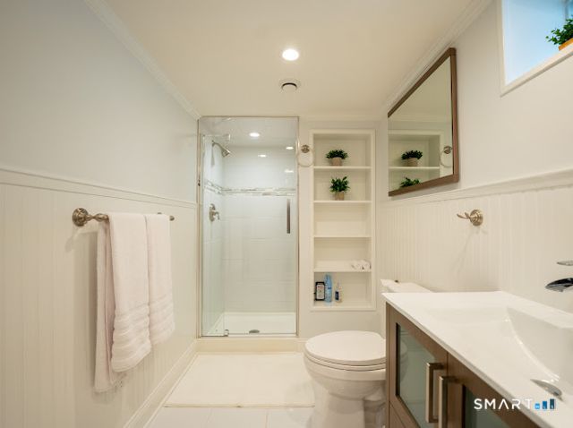 15 Ridgebrook Drive, Bridgeport, CT 06606