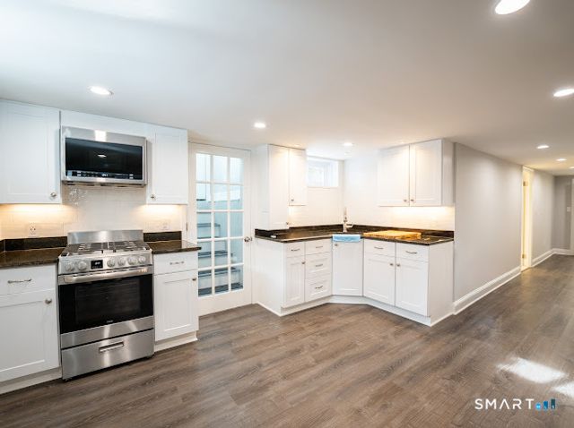 15 Ridgebrook Drive, Bridgeport, CT 06606