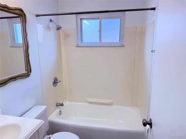 11377 Mae Avenue, Warren, MI 48089