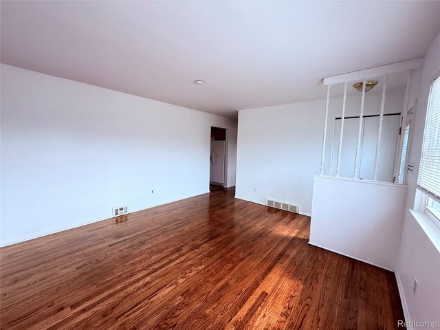 11377 Mae Avenue, Warren, MI 48089