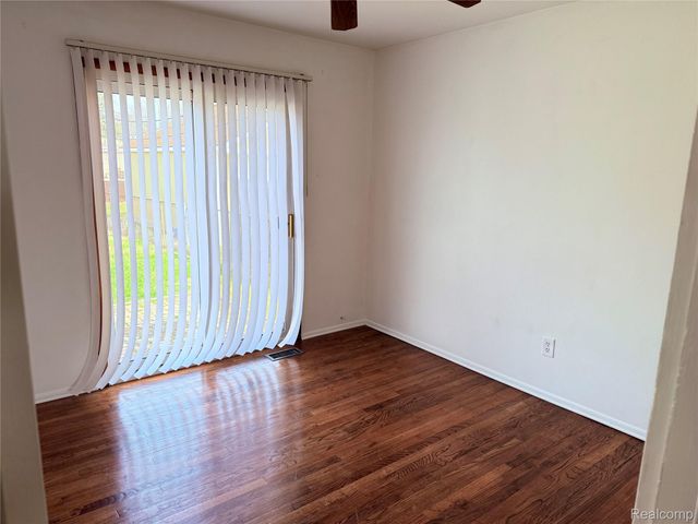 11377 Mae Avenue, Warren, MI 48089