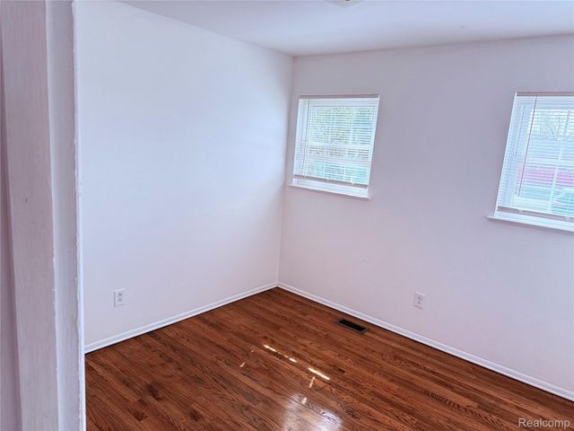 11377 Mae Avenue, Warren, MI 48089