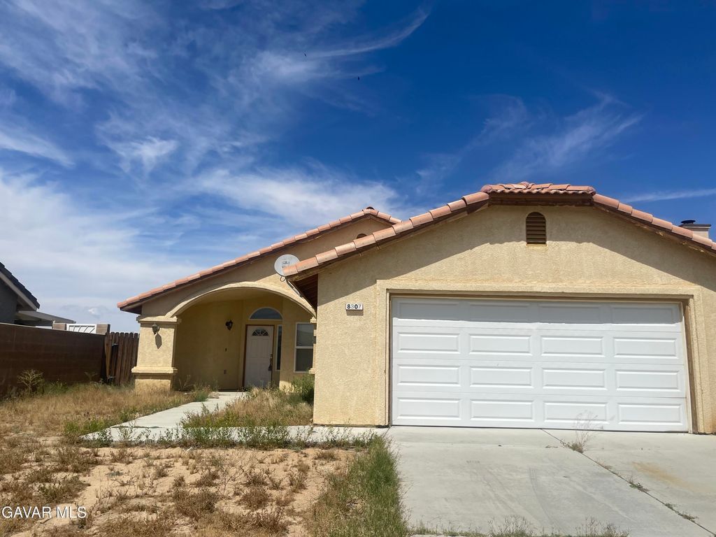 8307 Charles Pl Place, California City, CA 93505