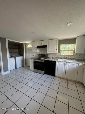 115 E HICKS Street, Palatka, FL 32177