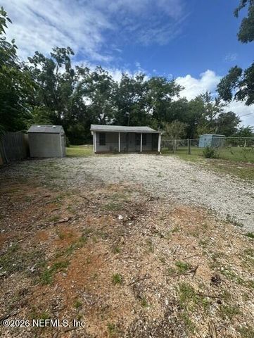 115 E HICKS Street, Palatka, FL 32177