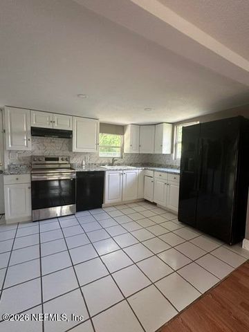 115 E HICKS Street, Palatka, FL 32177