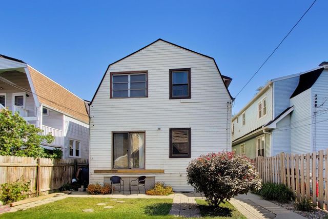 5426 N Lovejoy Avenue, Chicago, IL 60630