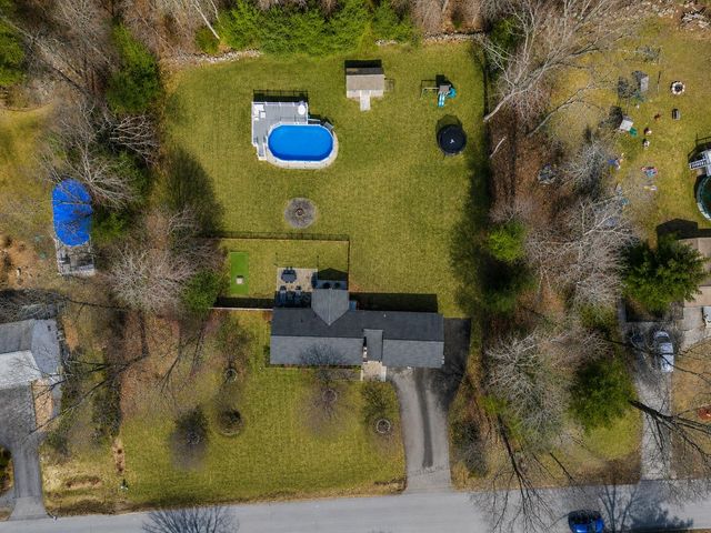 5 Falcon Drive, Pelham, NH 03076