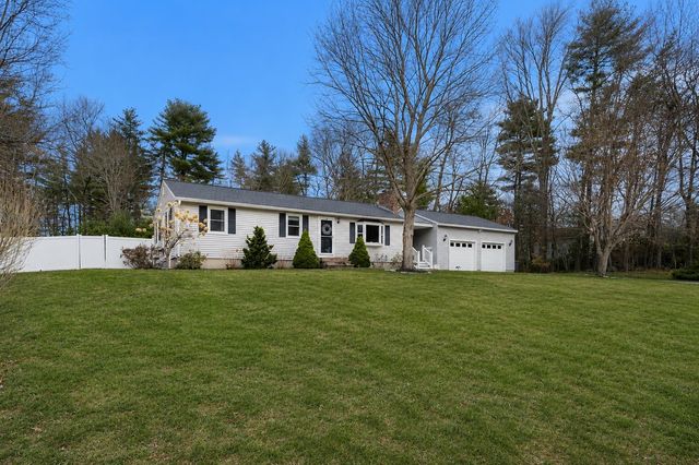 5 Falcon Drive, Pelham, NH 03076
