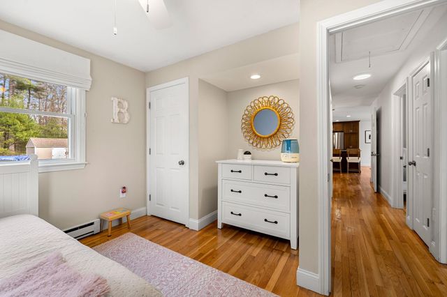 5 Falcon Drive, Pelham, NH 03076