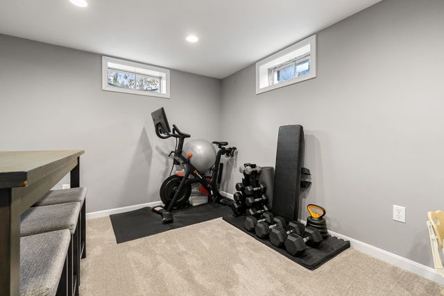 5 Falcon Drive, Pelham, NH 03076