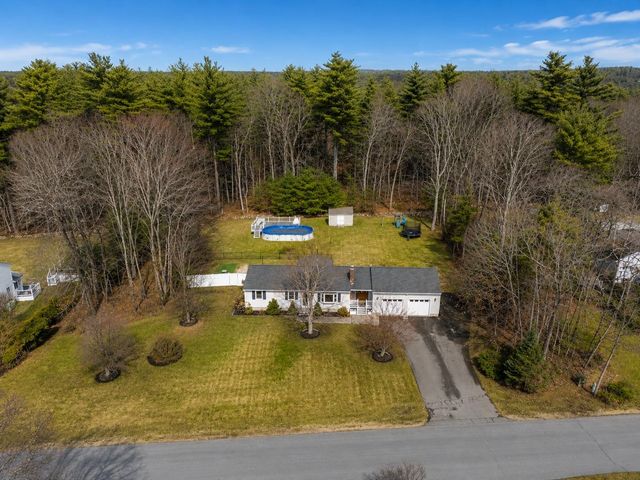 5 Falcon Drive, Pelham, NH 03076