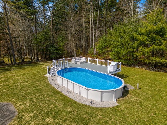 5 Falcon Drive, Pelham, NH 03076