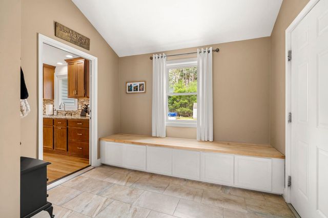5 Falcon Drive, Pelham, NH 03076