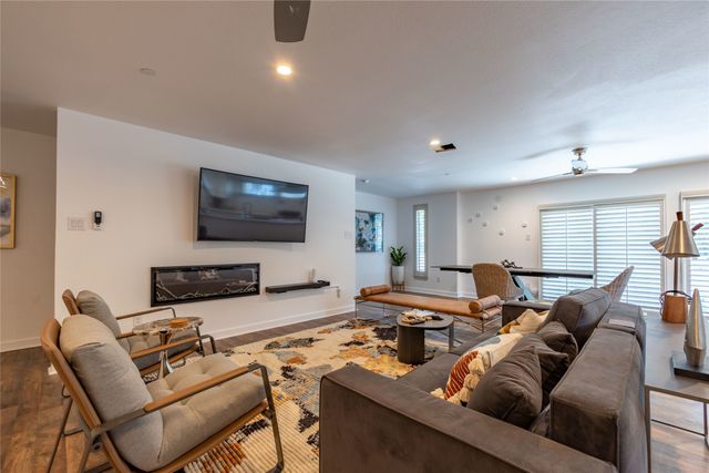 2134 Lucas Drive A, Dallas, TX 75219